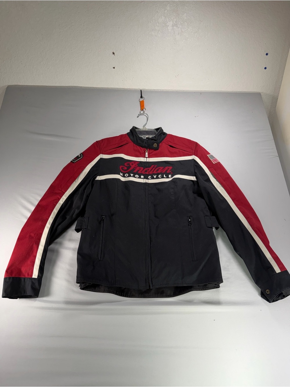 NWT Indian Motorcycle Black Hills Riding Jacket Size Medium Red Black Textile